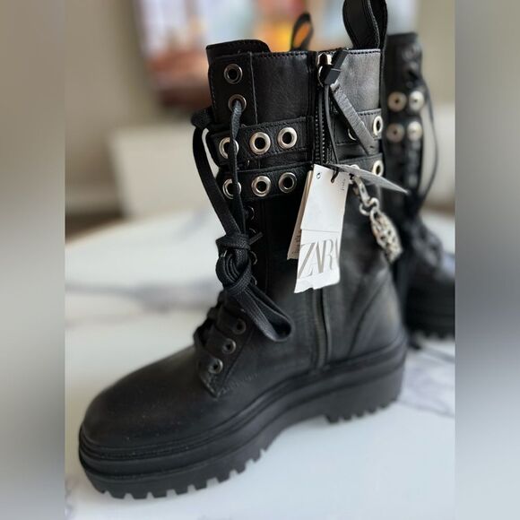 Zara‎ 100% Leather Black Moto Boots with Chain, Size 6 - Picture 6 of 6